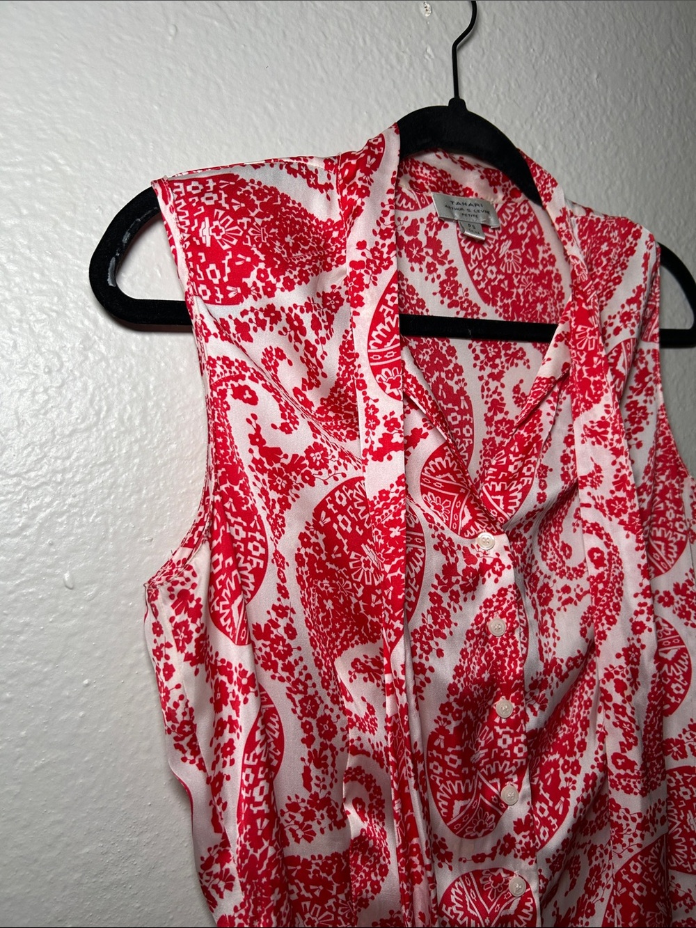 THAHARI Red Paisley Tie-Neck Sleeveless Camisole - Women - Picture 3 of 7